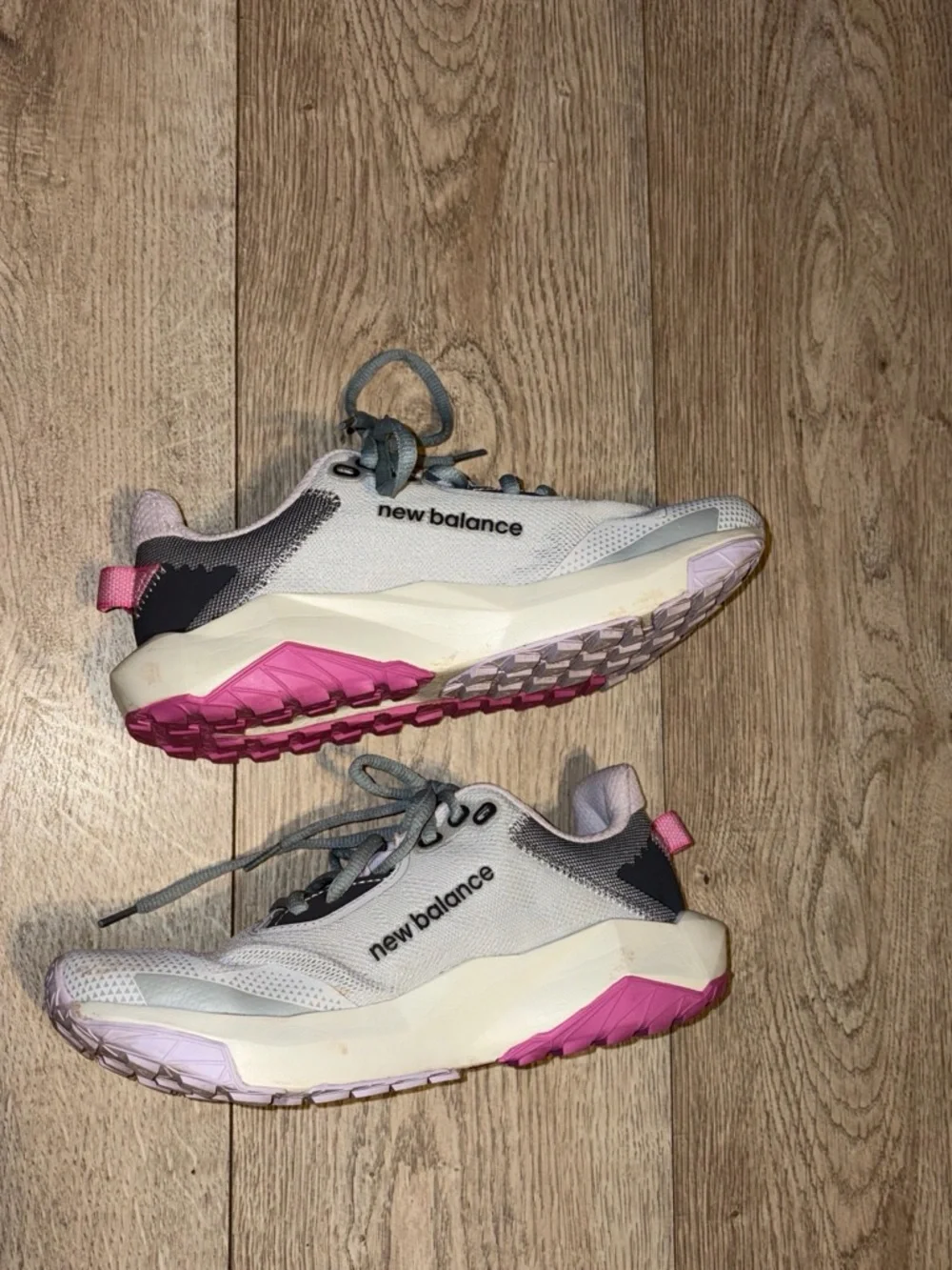 New Balance Women's White, Pink & Light Blue Trail Sneakers